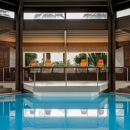 Esperos Palace & Hotell 4*