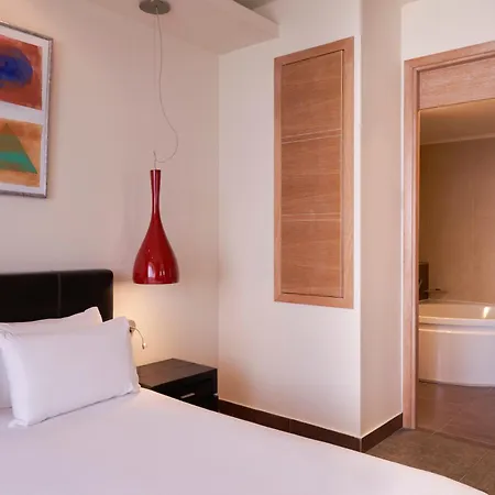 Esperos Palace & Hotell 4*