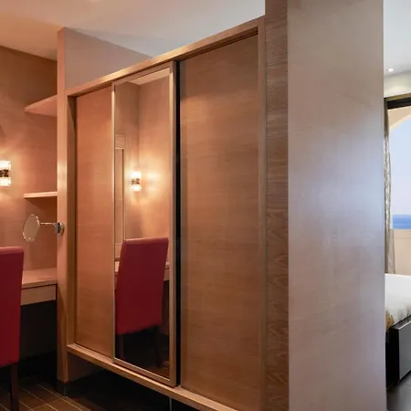 Hotell Esperos Palace & 4*