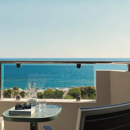 Esperos Palace & Hotell 4*