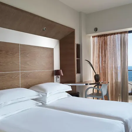 Esperos Palace & Hotell 4*