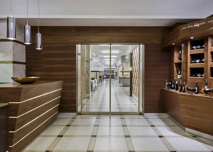 Esperos Palace & 酒店