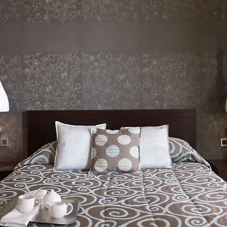 فندق Esperos Palace &